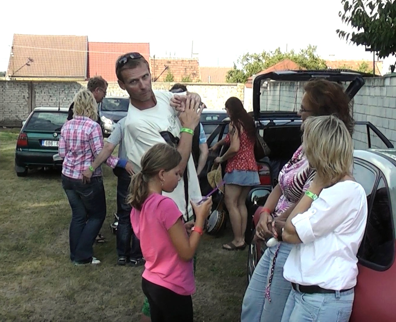 00022.MTS_snapshot_00.33_[2013.08.14_20.18.58]